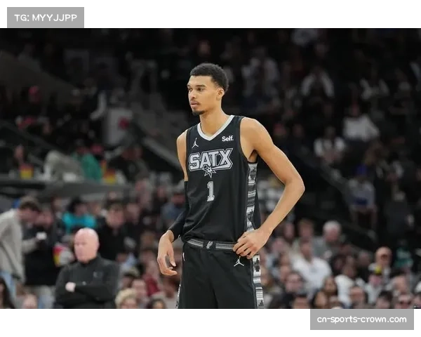 马刺缺文班亚马仍取6胜2负 福克斯爆发扛起进攻大旗 马刺缺文班亚马仍取6胜2负 福克斯爆发扛起进攻大旗